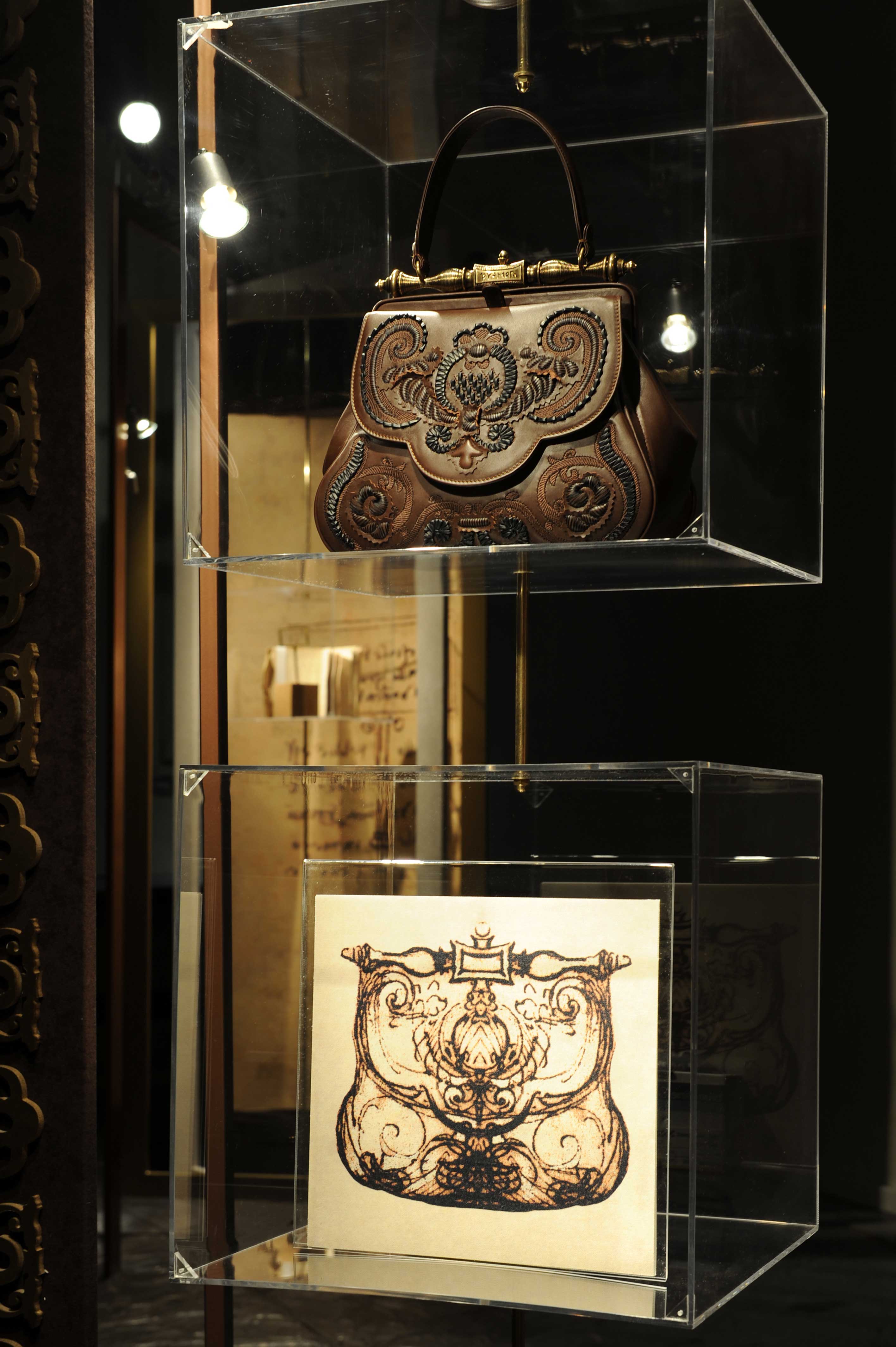 The History Blog » Blog Archive » Leonardo da Vinci, handbag designer
