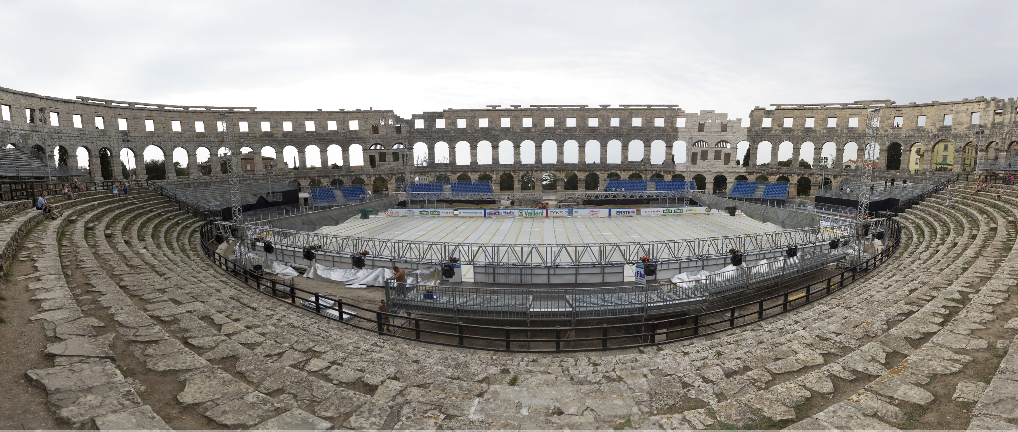 ancient roman amphitheatre