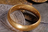 Posy ring engraved "When this you see, remember me" on the inside