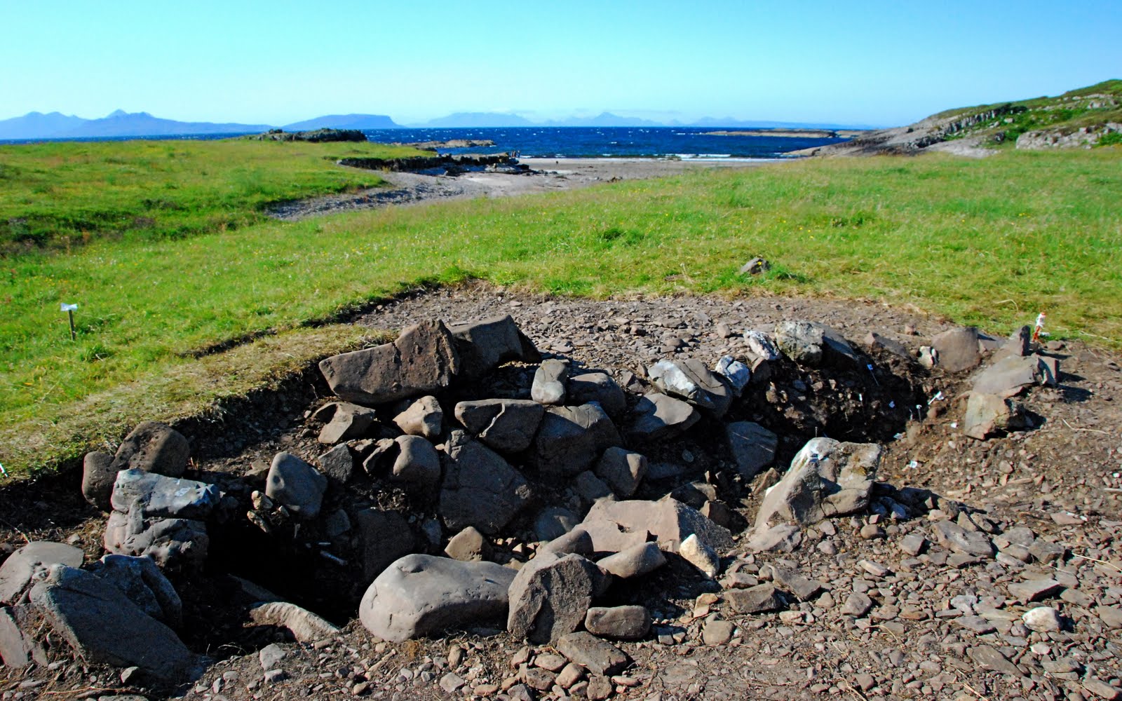 1,000-Year-Old Tomb Of Famous Viking Warrior, Ulv Galiciefarer May