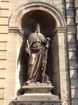 Richard I statue on the west facade of Fécamp Abbey. Photo by Giogo.