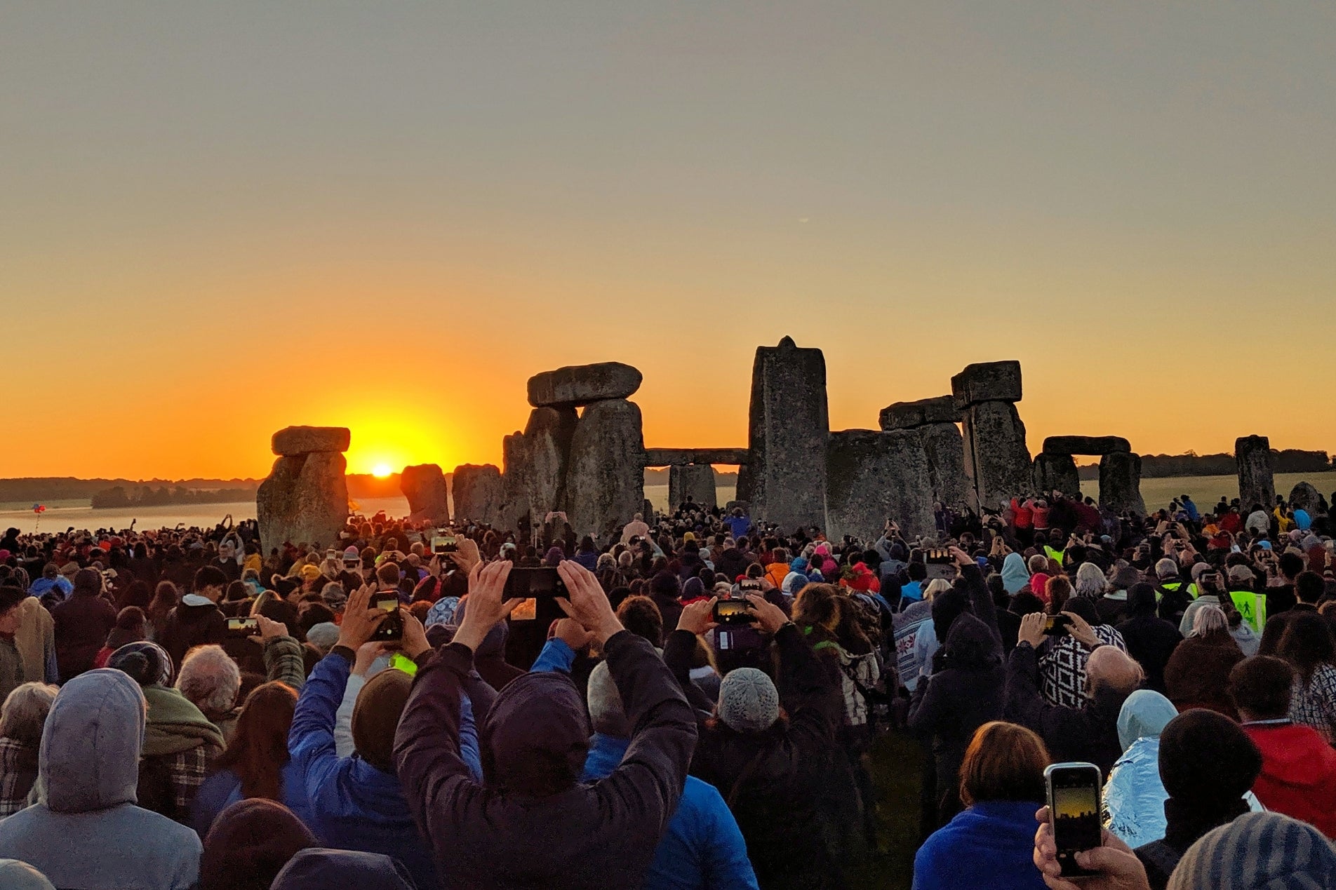 Permanent Link: Livestream summer solstice at Stonehenge.