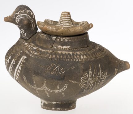 Duck-shaped vessel found in Encrusted Pottery Culture grave, ca. 3,000 years old. Photo by National Institute and Museum of Archaeology.