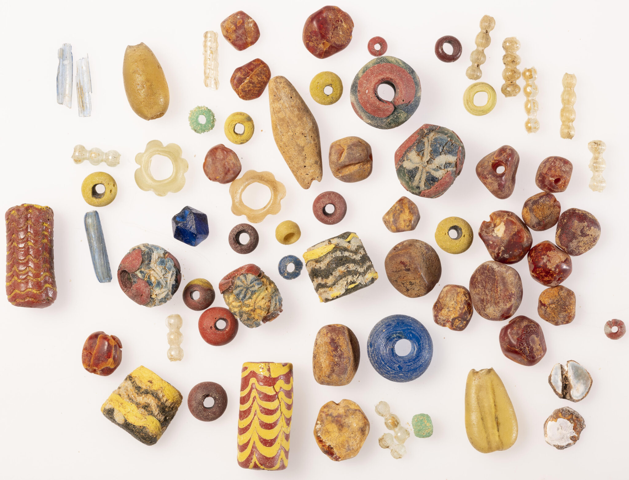 6th c. grave full of beads found in Basel