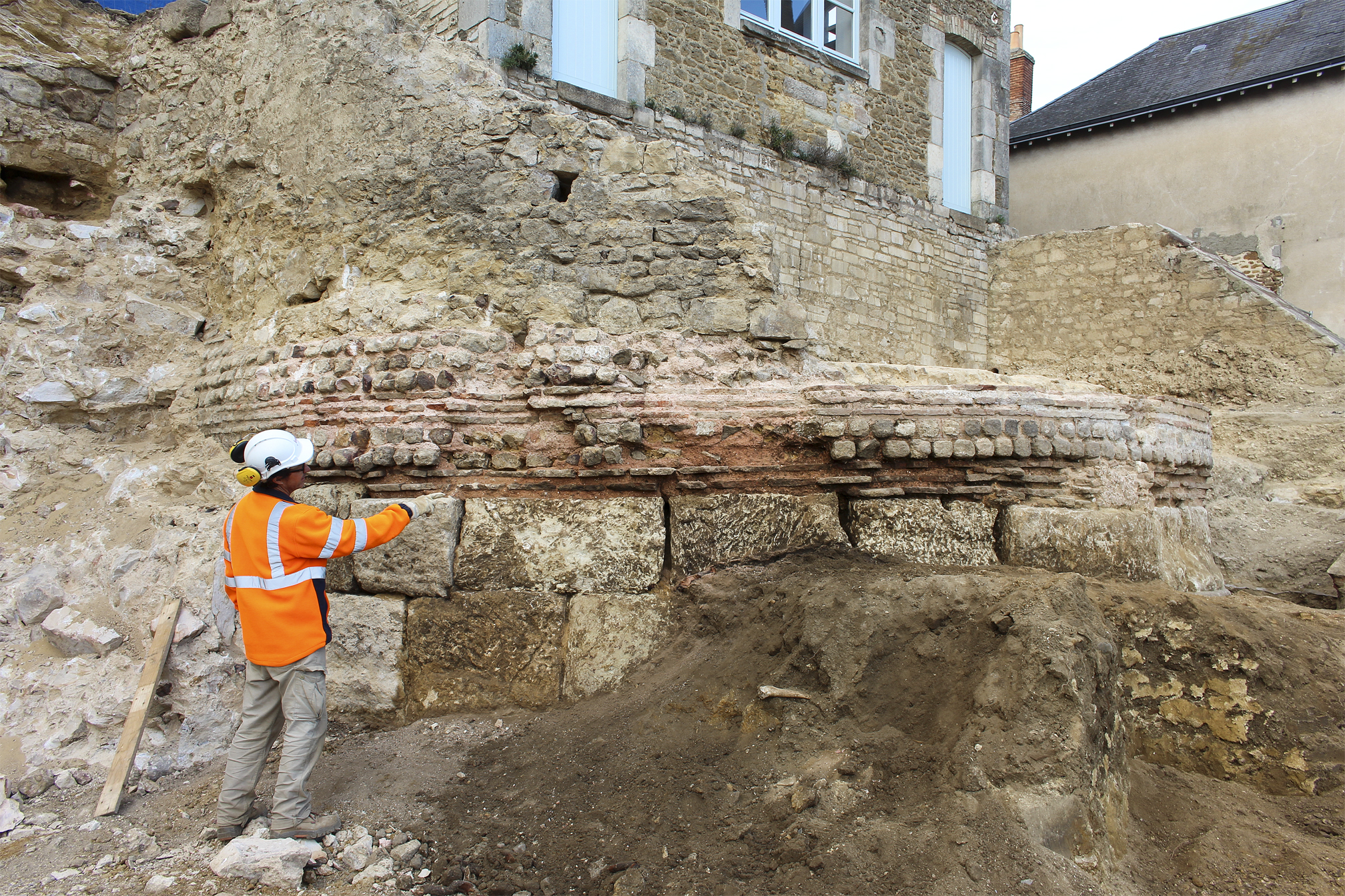 Le Mans’ Roman walls are 50 years younger than realized