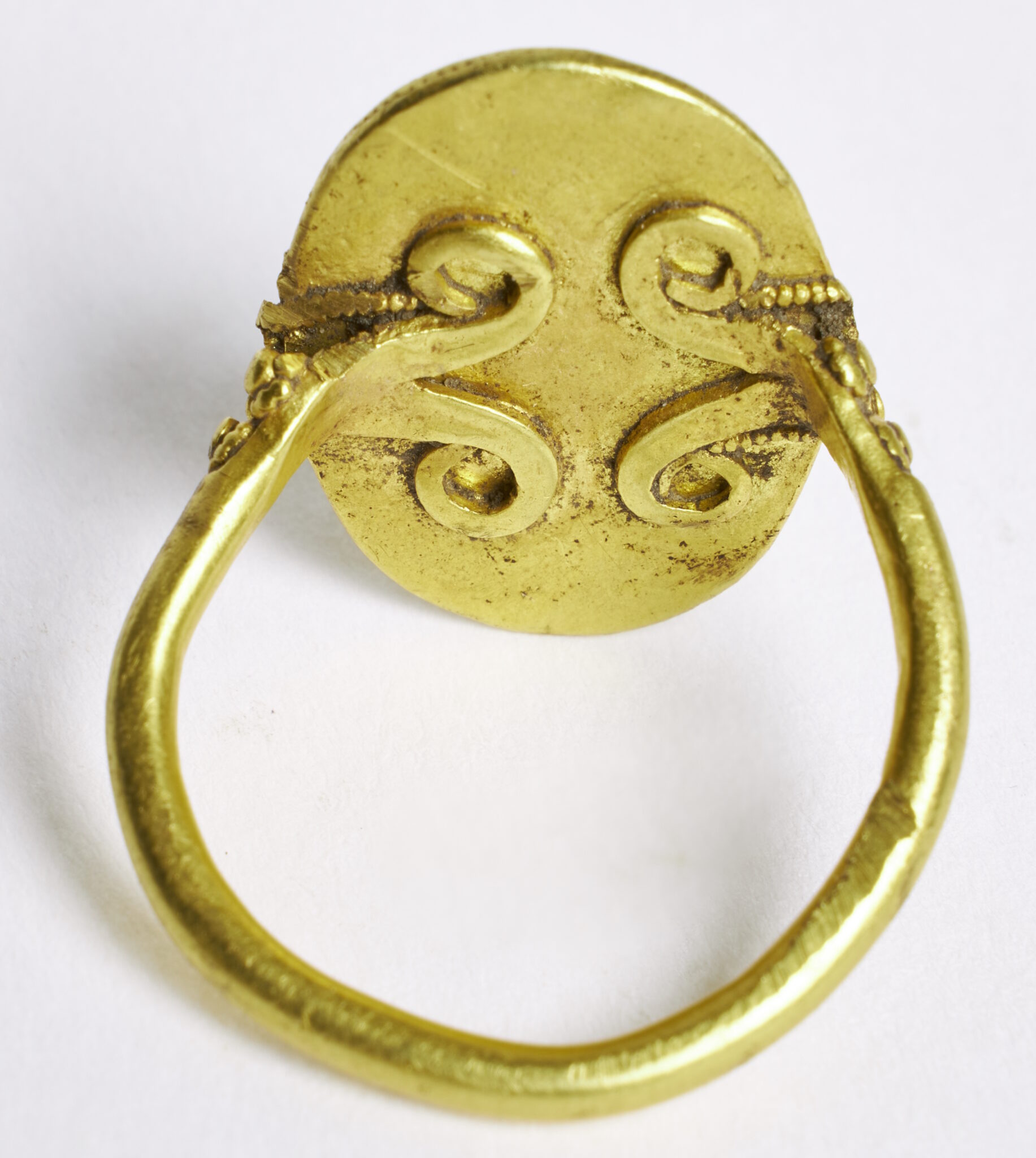 Rare Merovingian gold ring found in Jutland