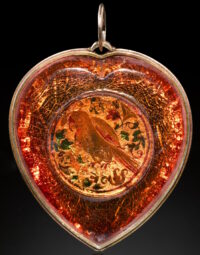 Reverse of pendant with parrot cameo. Photo courtesy Sotheby's.