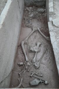 Wrestler remains and grave goods. Photo courtesy the Ministry of Culture and Tourism of the Republic of Turkey.