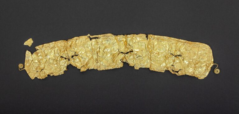 Beet farmer harvests Bronze Age gold belt – The History Blog